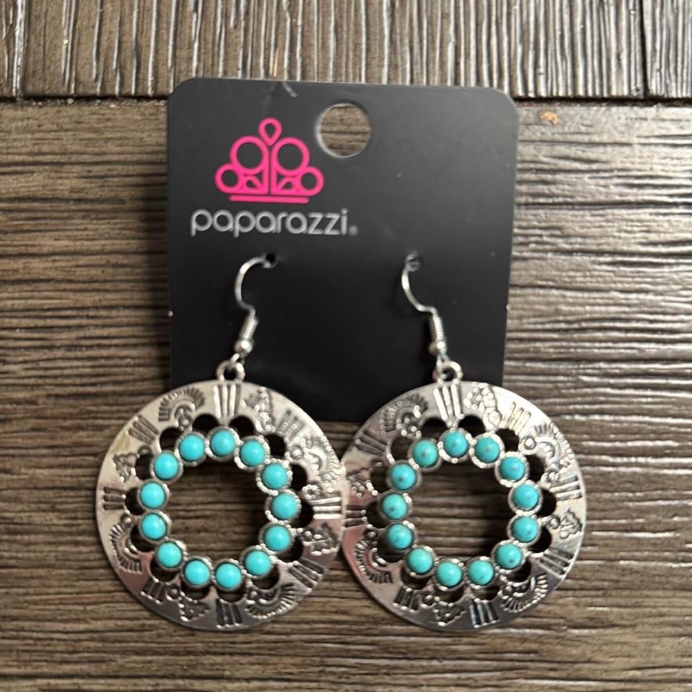 Brand new pair of earrings